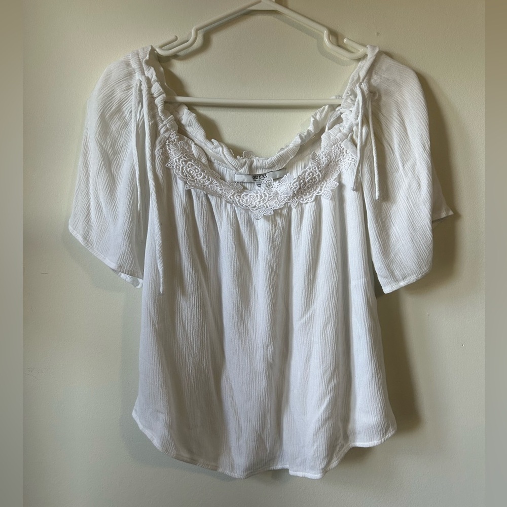 Guess White Off/On The  Shoulder‎ Top